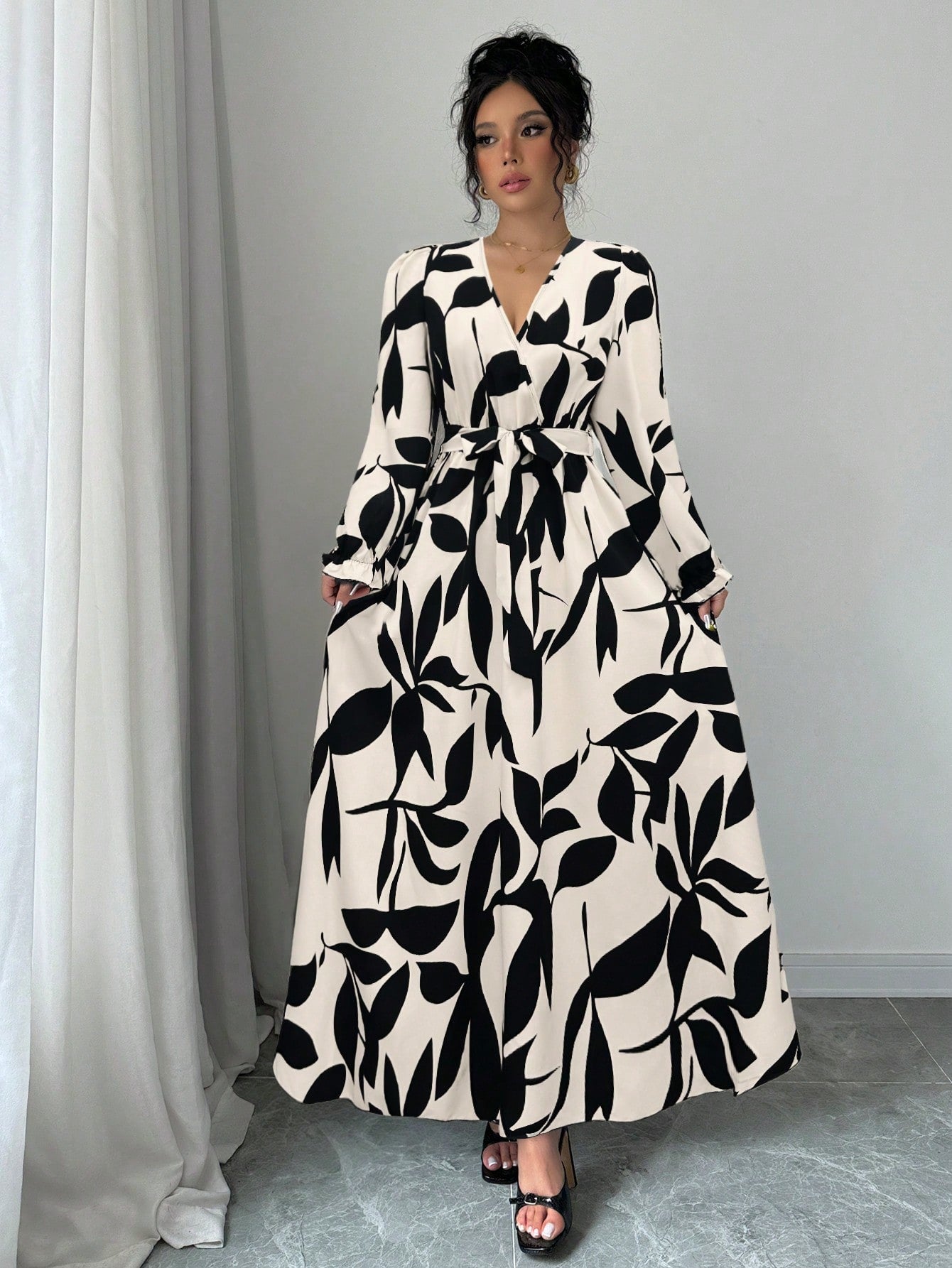 Robe longue femme à manches lanternes, col en V, taille cintrée, coupe évasée