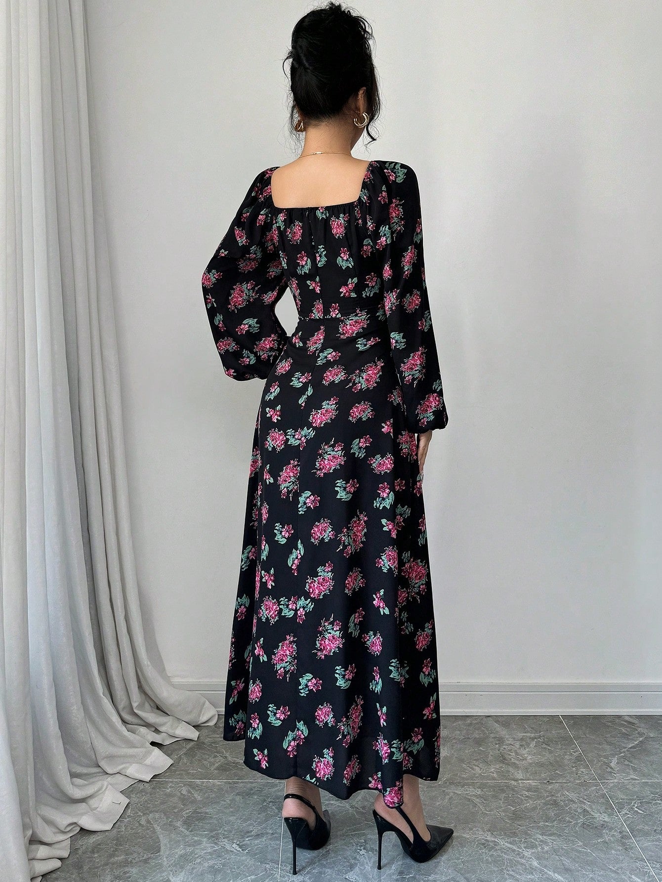 Robe casual à manches longues avec col en cœur et imprimé floral sur toute la surface pour femmes