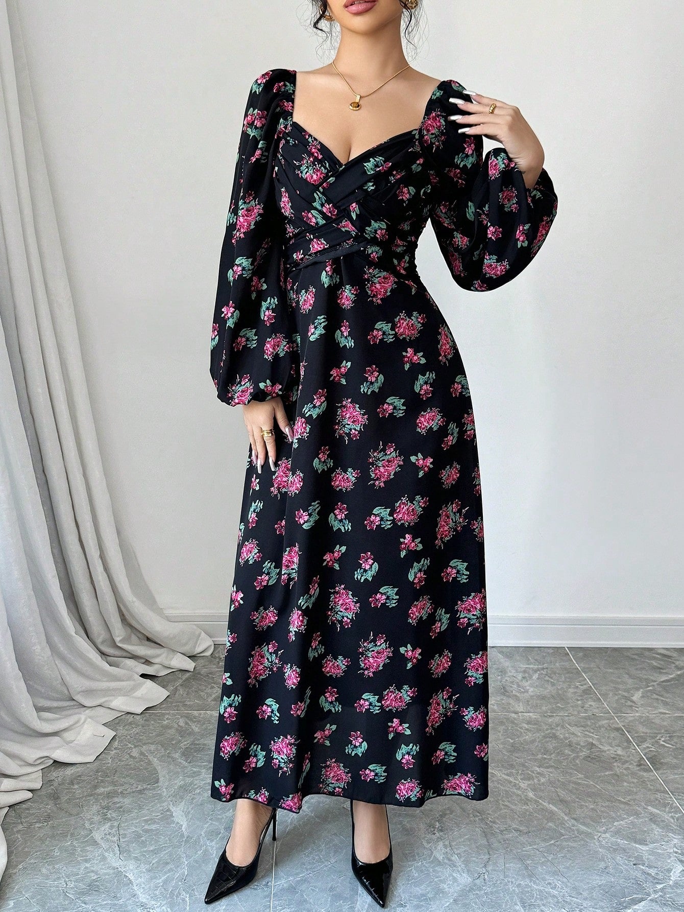 Robe casual à manches longues avec col en cœur et imprimé floral sur toute la surface pour femmes