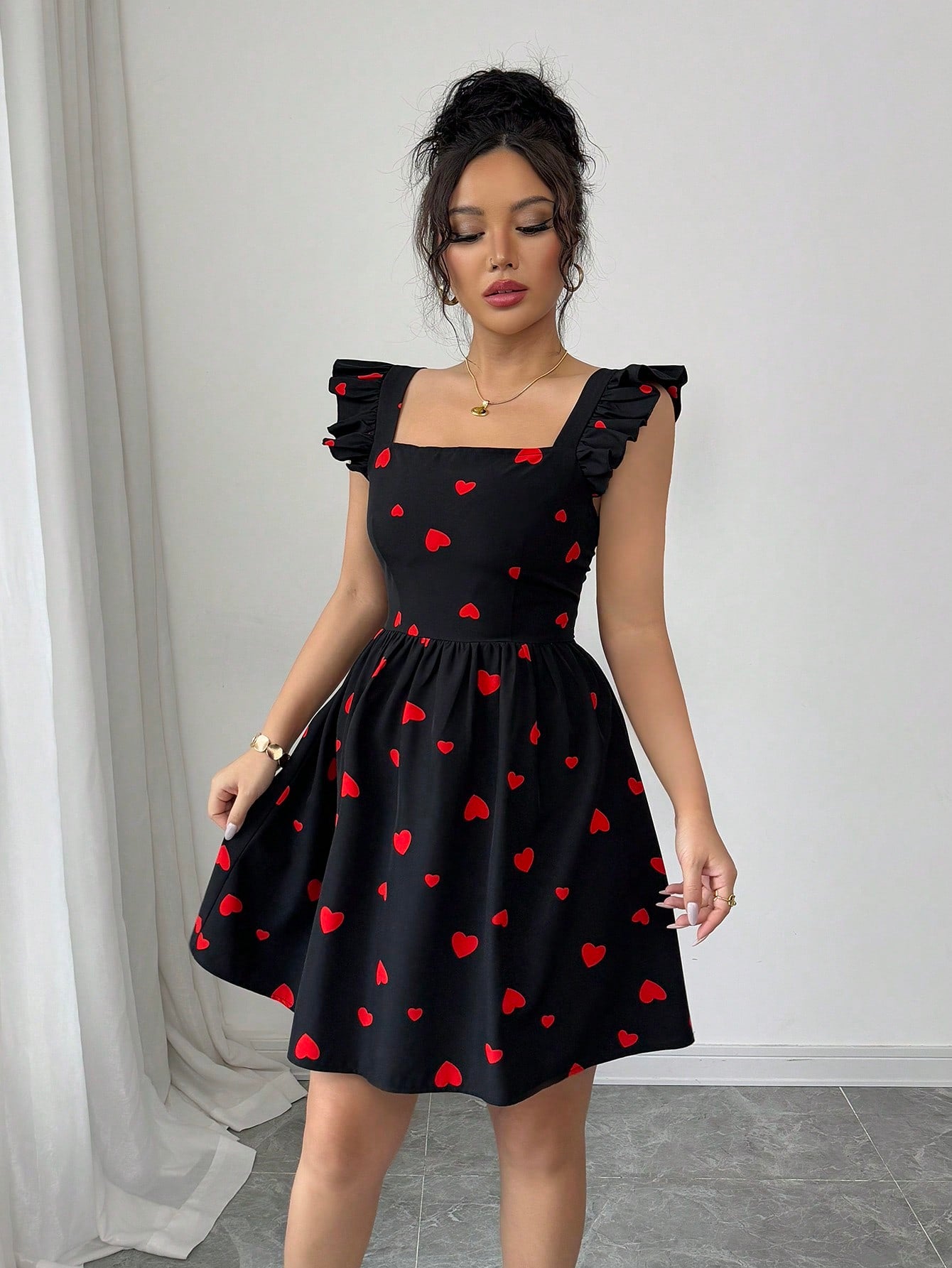 Robe mini dos nu à manches capsule avec imprimé cœur aléatoire élégant
