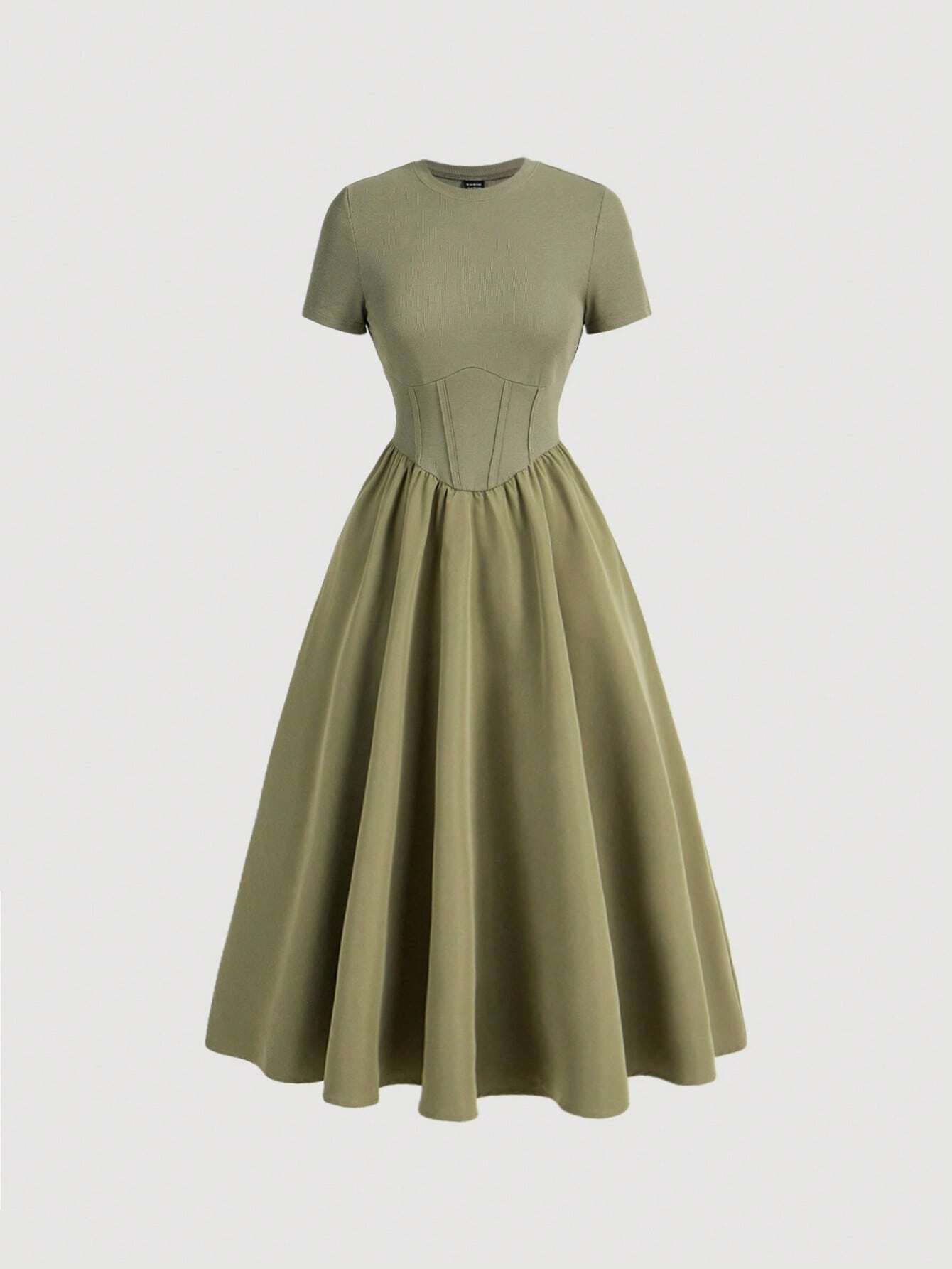 QUEEN MOD Robe mi-longue à imprimé chevrons noirs