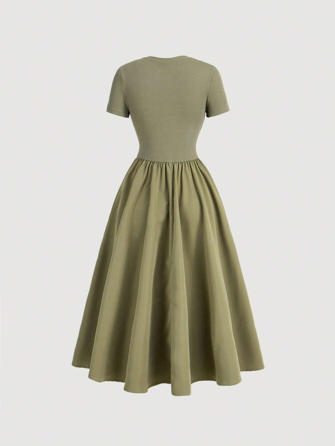 QUEEN MOD Robe mi-longue à imprimé chevrons noirs