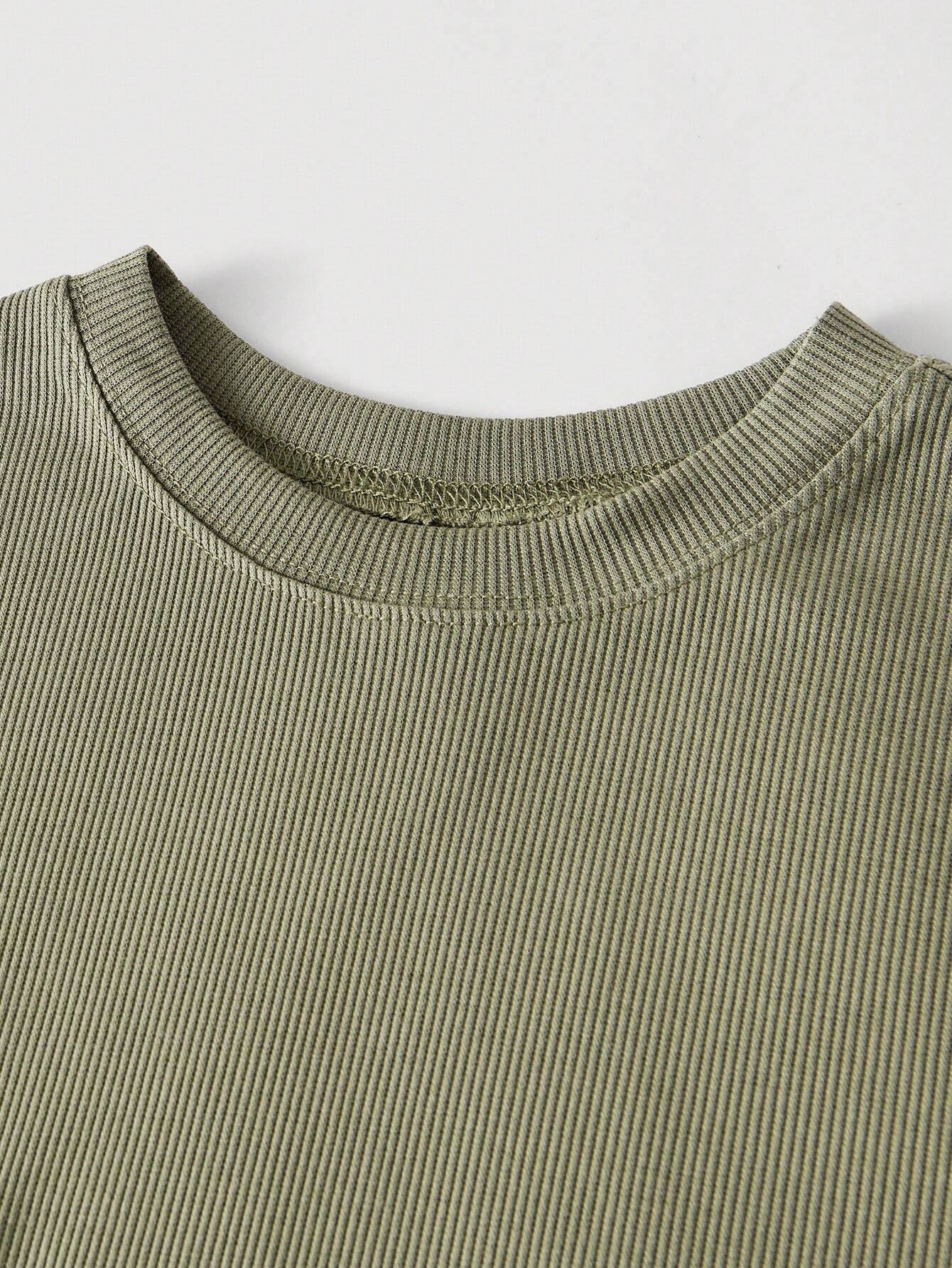 QUEEN MOD Robe mi-longue à imprimé chevrons noirs