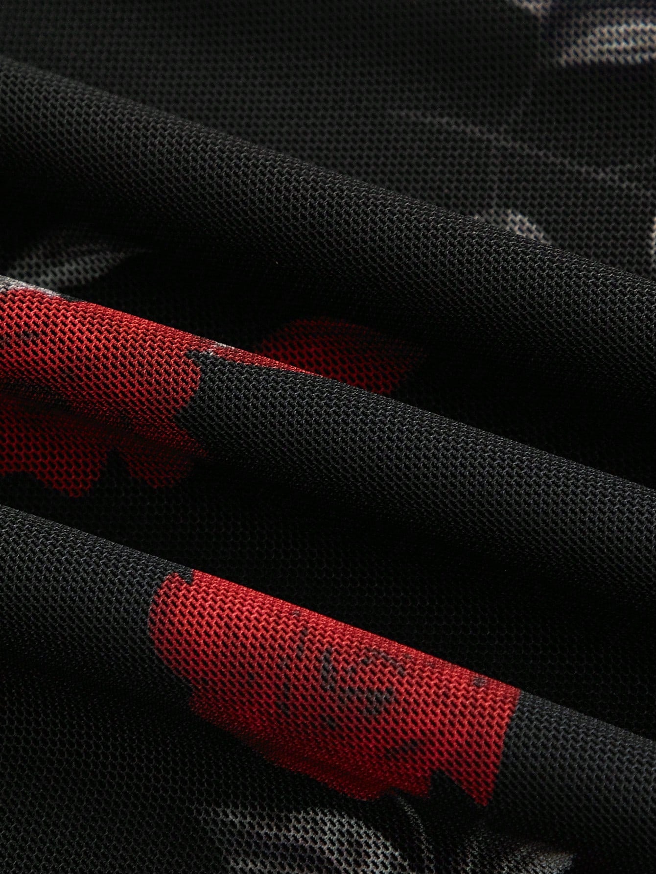 Robe moulante mi-longue d'été avec un décolleté carré, style floral rétro