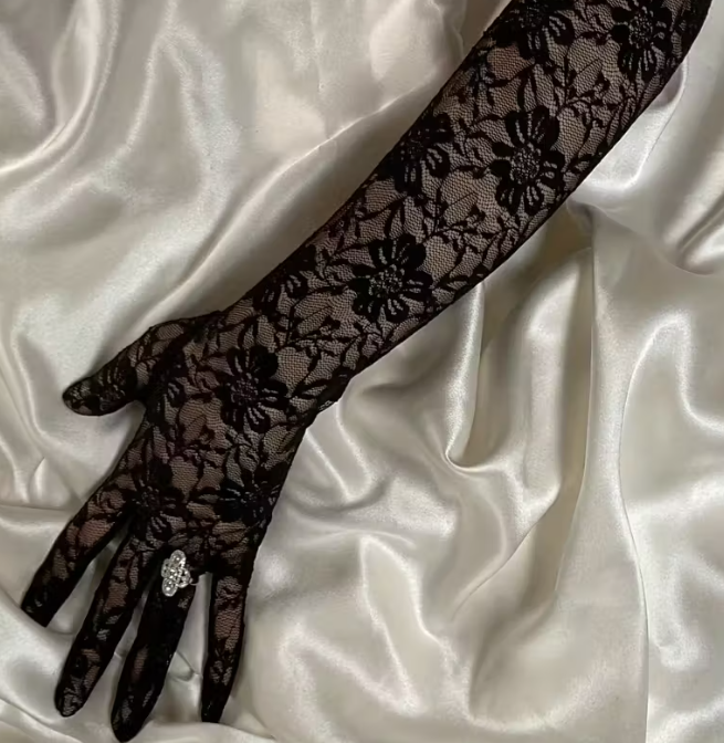 Gants en dentelle noire élégants pour femmes