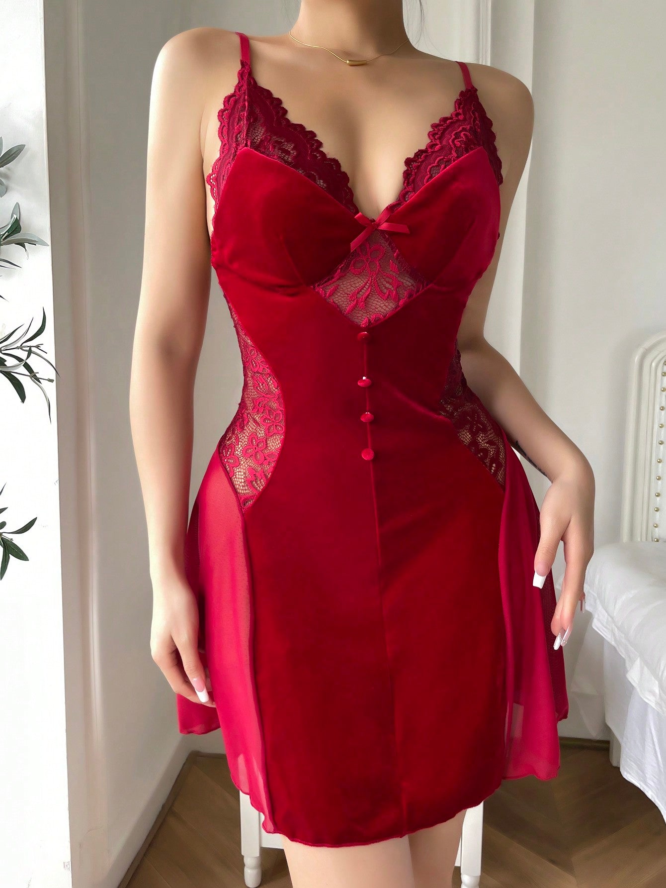 SilkySpell Nuisette dos nu avec décor de nœud papillon en dentelle rouge vin